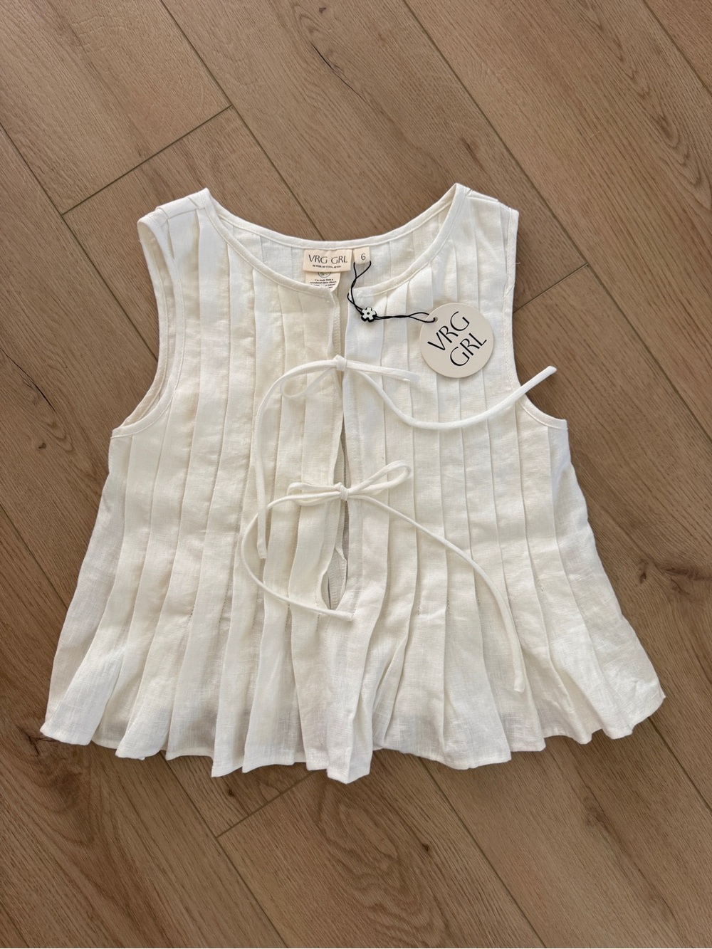 VRG GRL Women's White Pleated Tie-Front Sleeveless Top